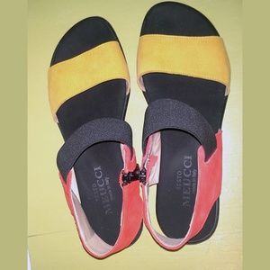 Sesto Meucci Size 8 Suede Leather Sandals